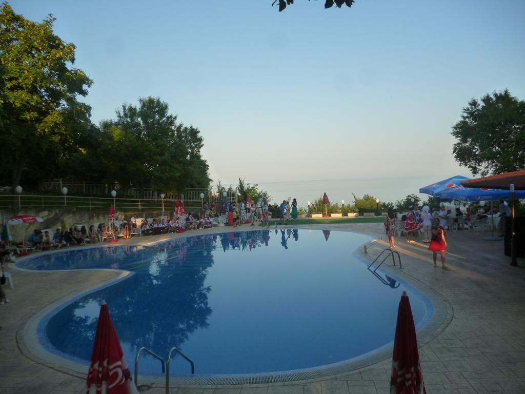 Ahilea Hotel - Free Pool Access بالشيك المظهر الخارجي الصورة