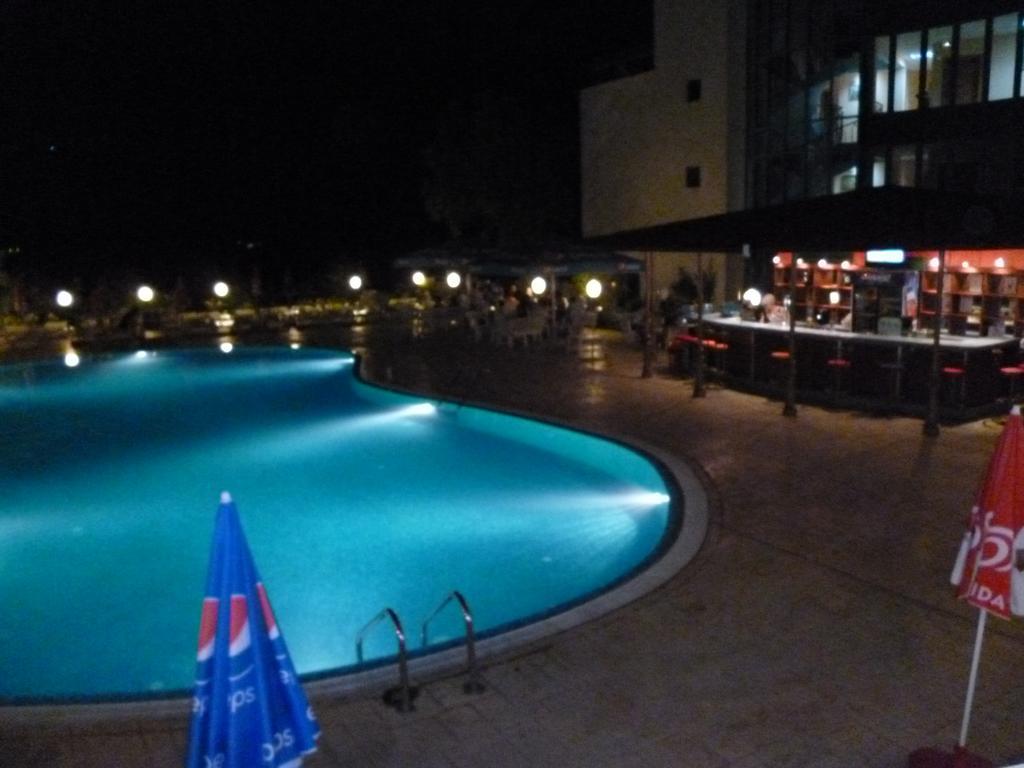 Ahilea Hotel - Free Pool Access بالشيك المظهر الخارجي الصورة