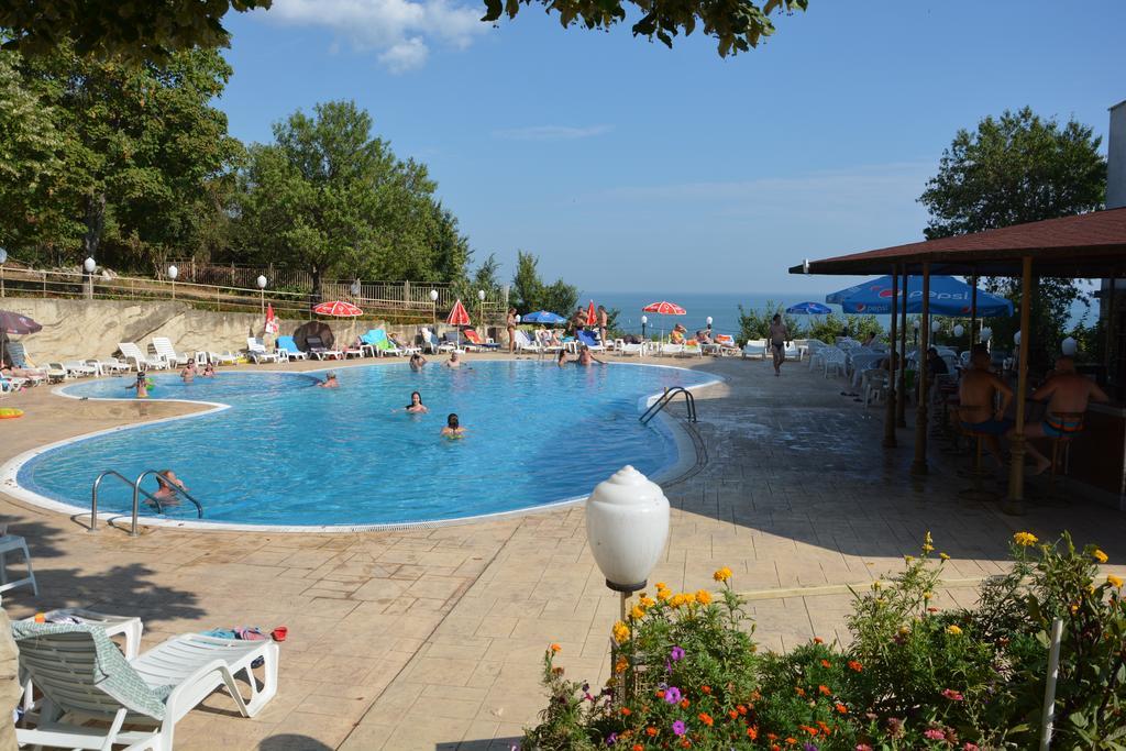 Ahilea Hotel - Free Pool Access بالشيك المظهر الخارجي الصورة
