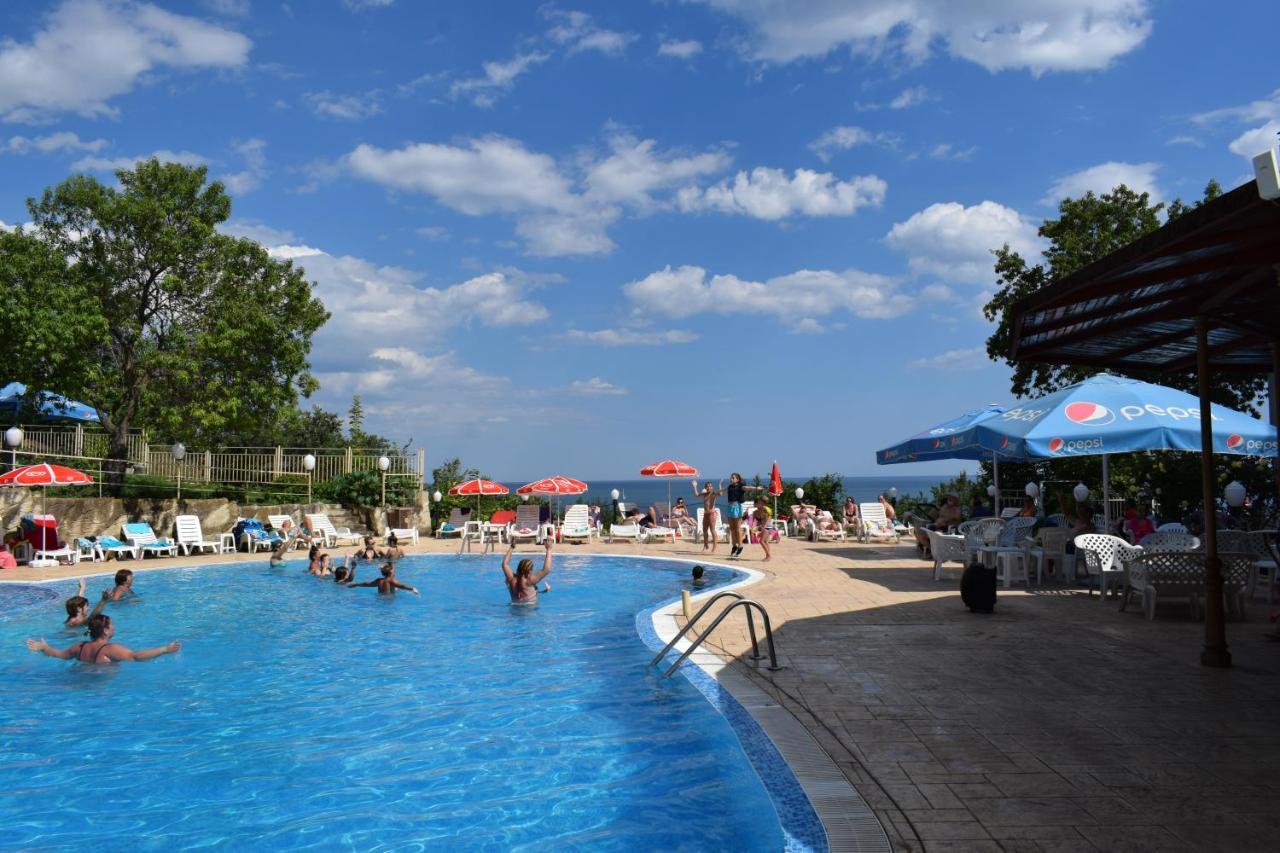 Ahilea Hotel - Free Pool Access بالشيك المظهر الخارجي الصورة