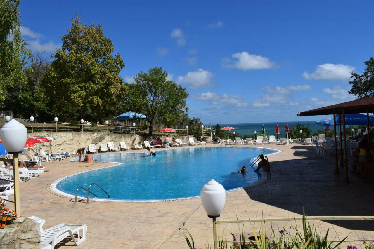 Ahilea Hotel - Free Pool Access بالشيك المظهر الخارجي الصورة